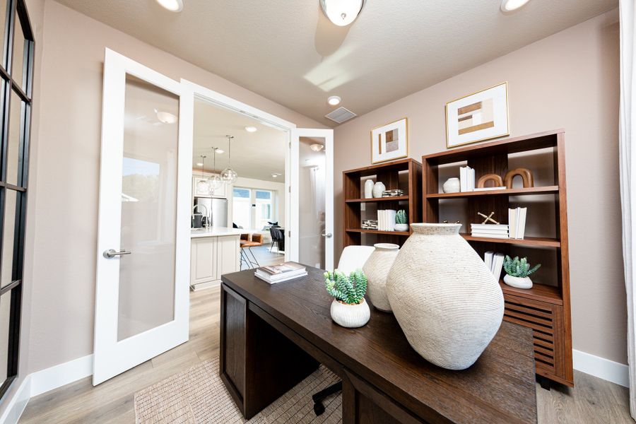Representative furnished interior of a home built from the Stratford by Beazer Homes in Sorella, Tomball (Image 6).