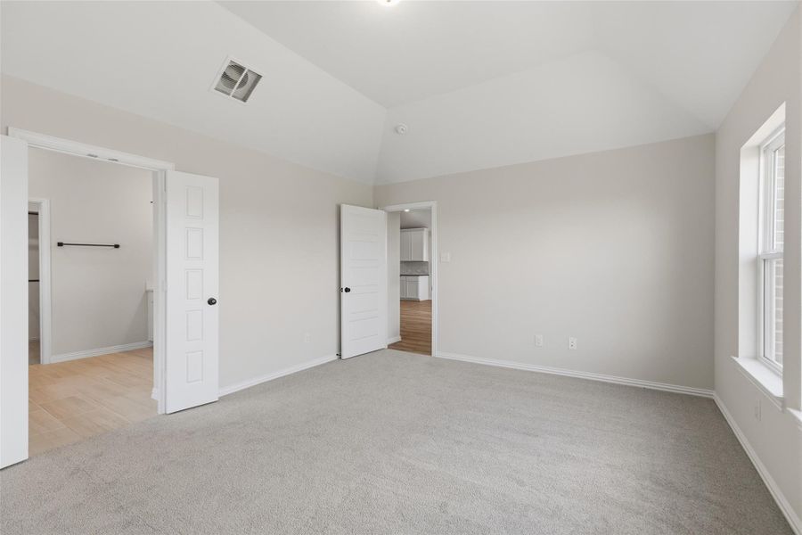 Spacious, unfurnished interior of a new home in Wildrye, Waller (Image 23).
