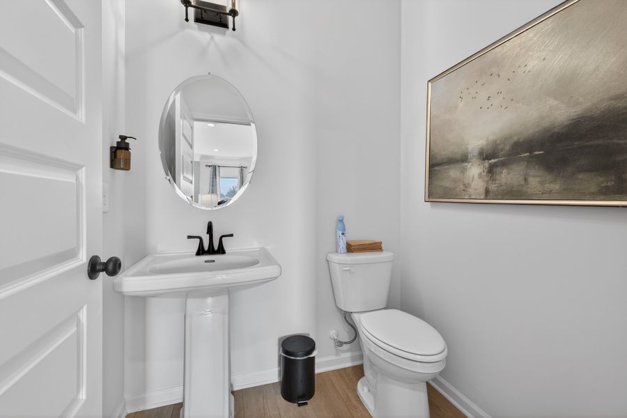 Furnished interior view inside a new home in Oakmont, Dallas (Image 15). Furnished interior view inside a new home in Oakmont, Dallas (Image 15).