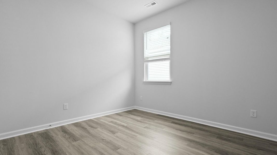 Spacious, unfurnished interior of a new home in Carolina Groves, Moncks Corner (Image 17).