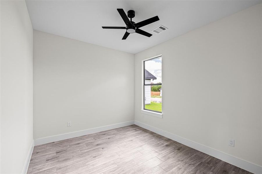 Spacious, unfurnished interior of a new home in , Granbury (Image 23).
