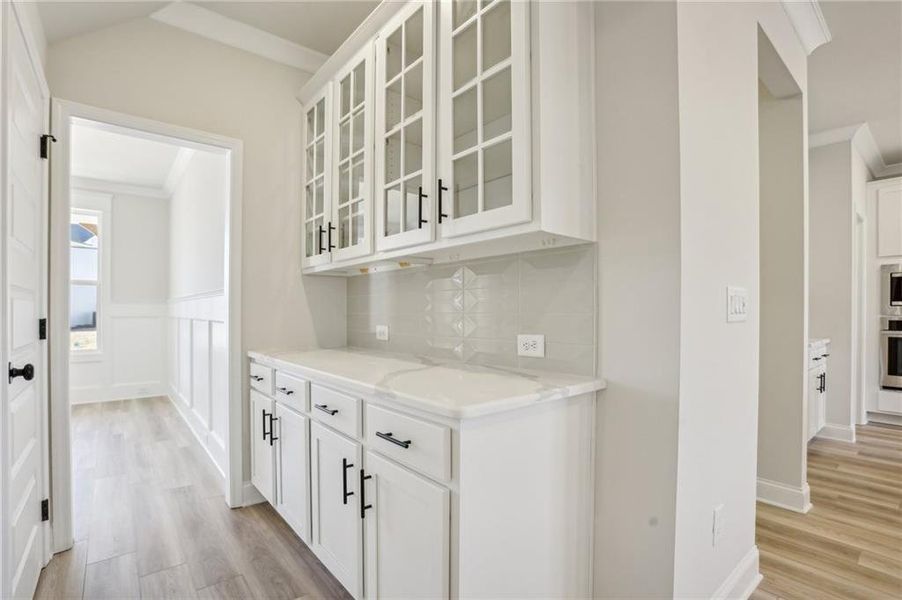 Furnished interior view inside a new home in Ponderosa Farms Manor, Gainesville (Image 14).
