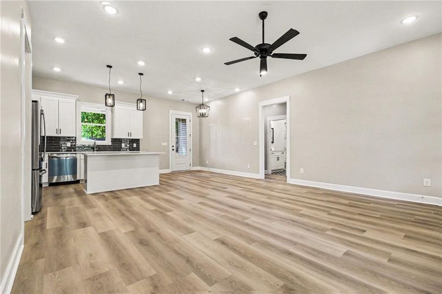 Spacious, unfurnished interior of a new home in , Gainesville (Image 25).