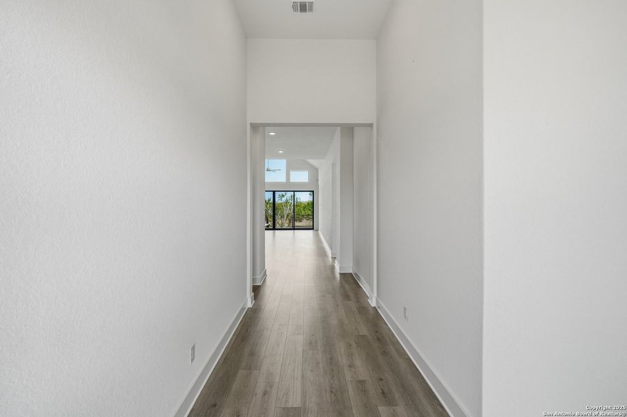 Spacious, unfurnished interior of a new home in Sienna Lakes, San Antonio (Image 45). Spacious, unfurnished interior of a new home in Sienna Lakes, San Antonio (Image 45).