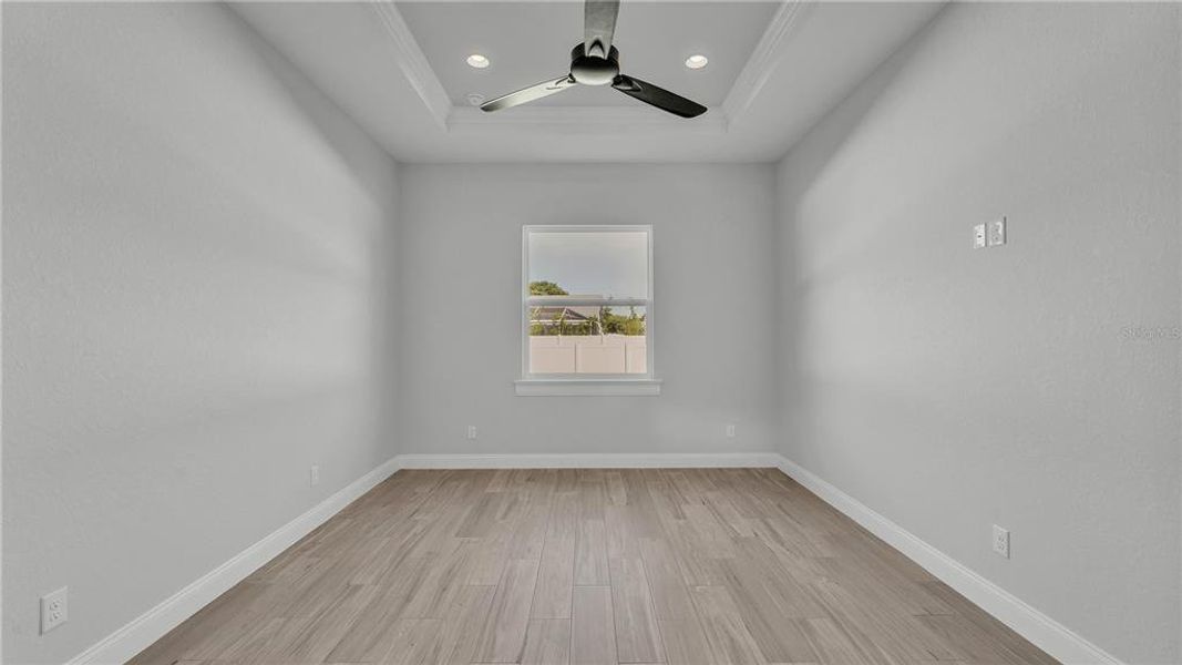 Spacious, unfurnished interior of a new home in , Lakeland (Image 19).