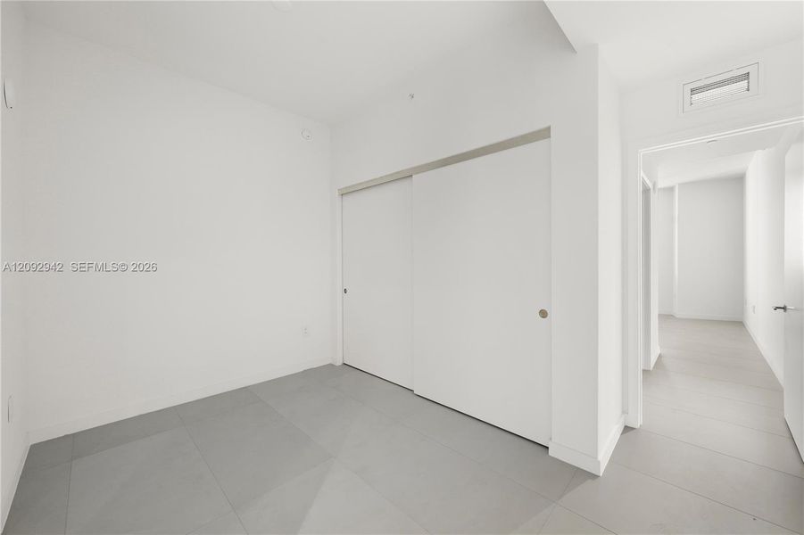 Spacious, unfurnished interior of a new home in , Miami (Image 28).
