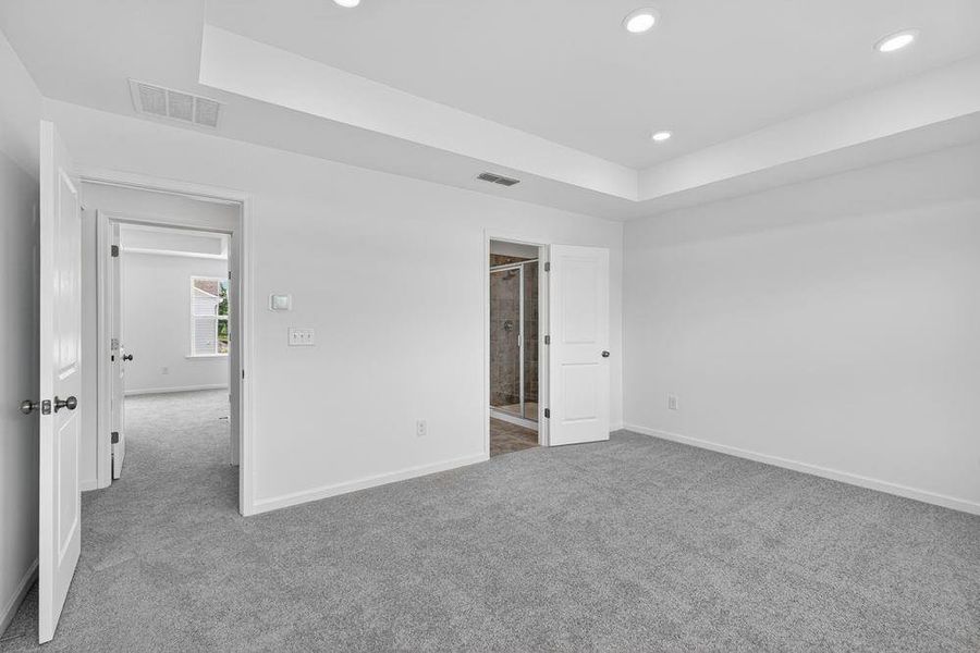 Spacious, unfurnished interior of a new home in Rosewood Farm, Lawrenceville (Image 32).