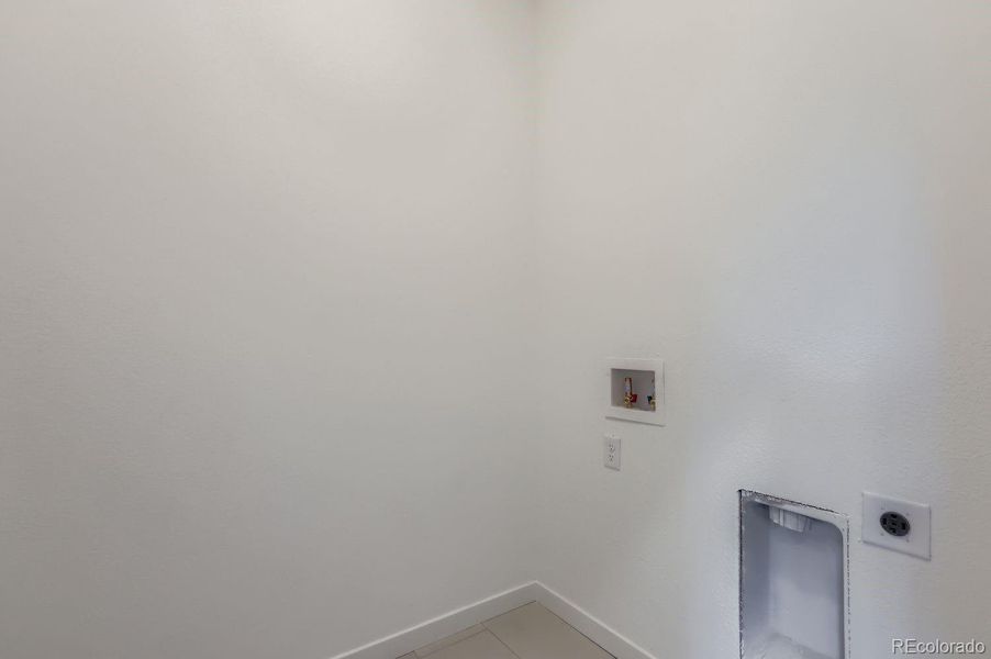 Spacious, unfurnished interior of a new home in , Broomfield (Image 25).