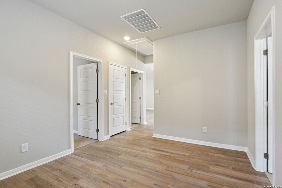 Spacious, unfurnished interior of a new home in Sagebrooke - Premier Series, San Antonio (Image 35).