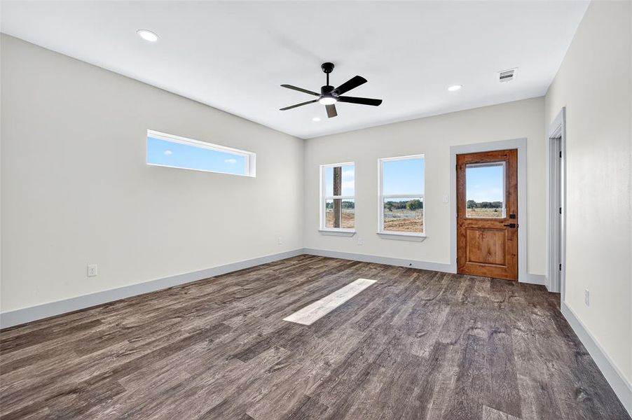 Spacious, unfurnished interior of a new home in , Whitewright (Image 18). Spacious, unfurnished interior of a new home in , Whitewright (Image 18).