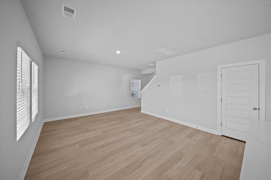 Spacious, unfurnished interior of a new home in Village at White Pine, Pendleton (Image 17). Spacious, unfurnished interior of a new home in Village at White Pine, Pendleton (Image 17).