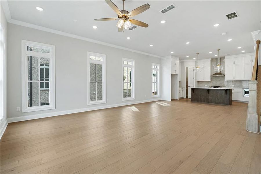 Spacious, unfurnished interior of a new home in Ward's Crossing Townhomes, Johns Creek (Image 20). Spacious, unfurnished interior of a new home in Ward's Crossing Townhomes, Johns Creek (Image 20).