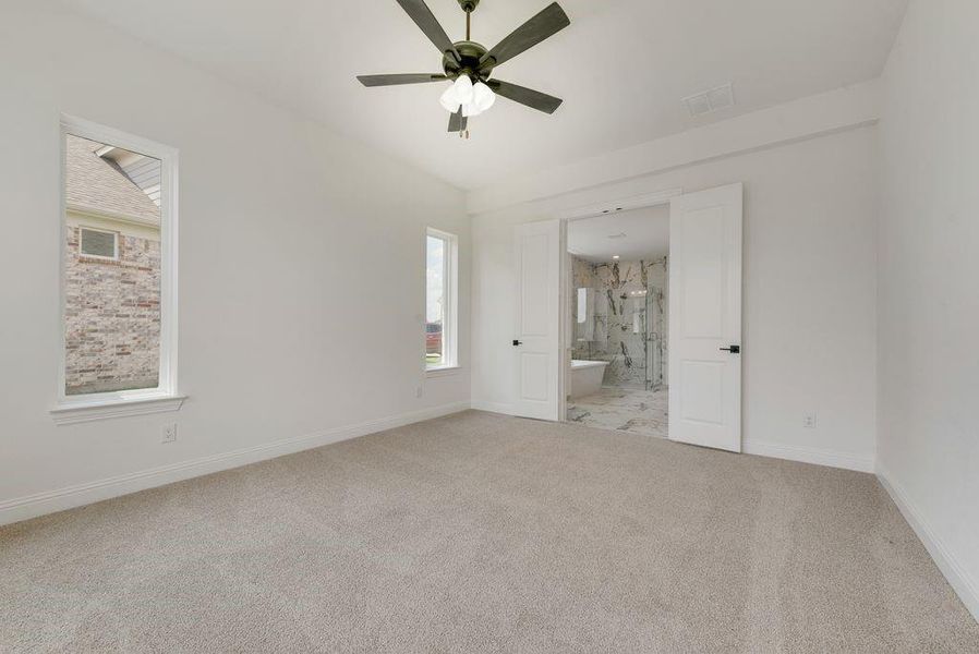 Spacious, unfurnished interior of a new home in Prairie Ridge, Venus (Image 18).