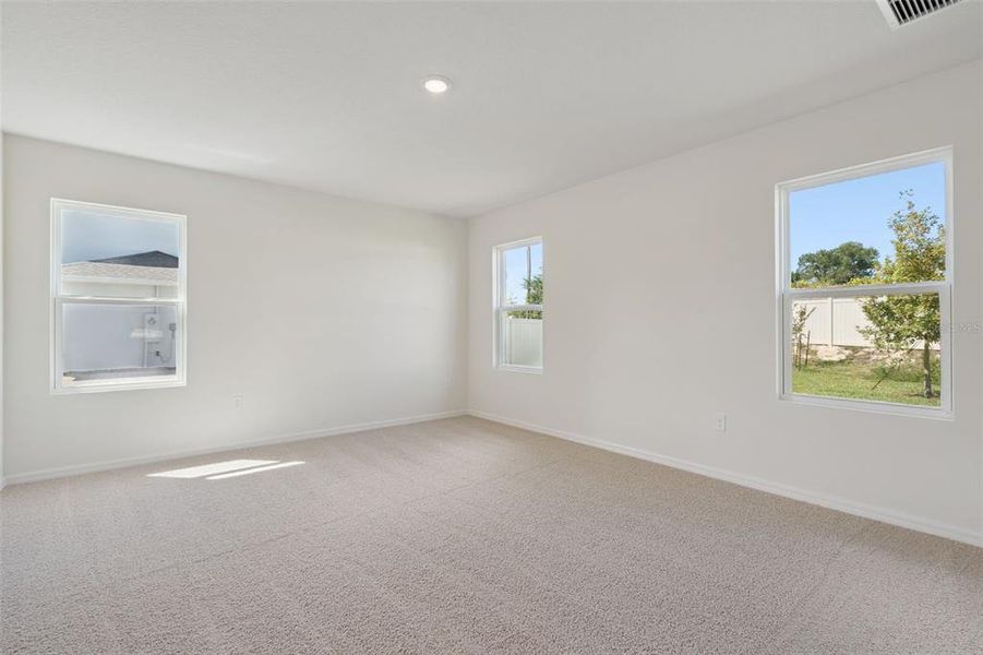 Spacious, unfurnished interior of a new home in Fountain View, Ormond Beach (Image 14).