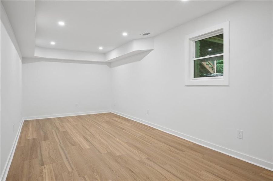 Spacious, unfurnished interior of a new home in , Atlanta (Image 65).