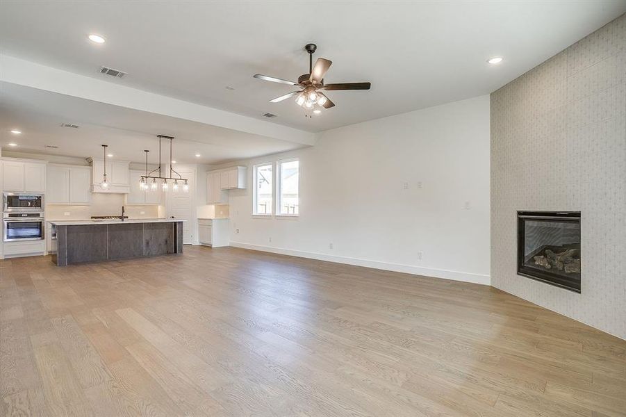 Spacious, unfurnished interior of a new home in Terrace Oaks, Arlington (Image 33).