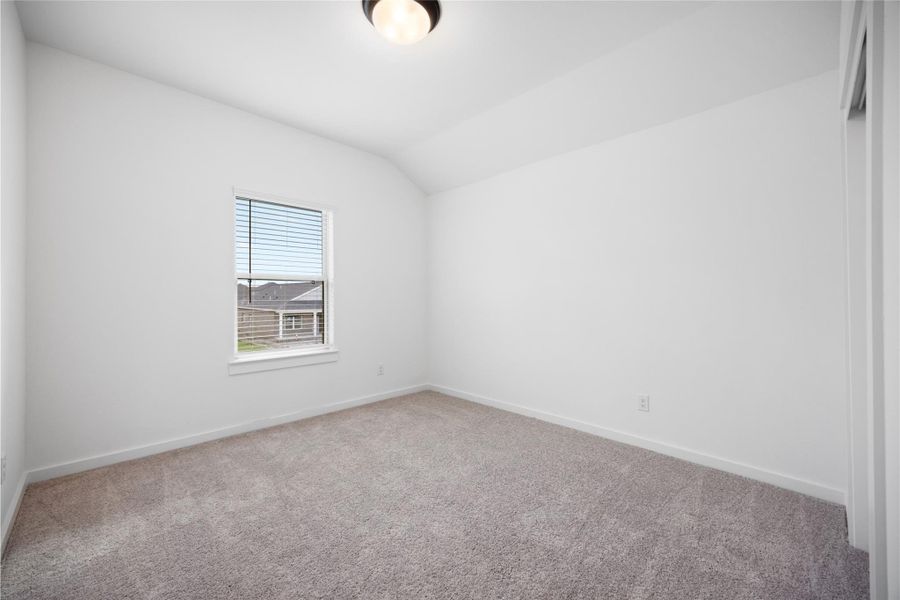 Spacious, unfurnished interior of a new home in Kendall Lakes, Alvin (Image 15).