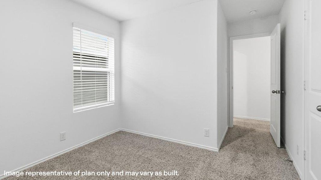 Spacious, unfurnished interior of a new home in Blue Ridge Ranch, San Antonio (Image 28).