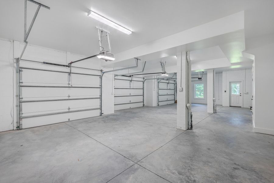 Spacious, unfurnished interior of a new home in , Mount Pleasant (Image 33).