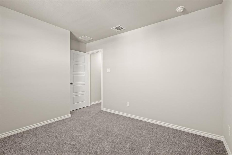 Spacious, unfurnished interior of a new home in Rocky Creek Crossing, Fort Worth (Image 22).