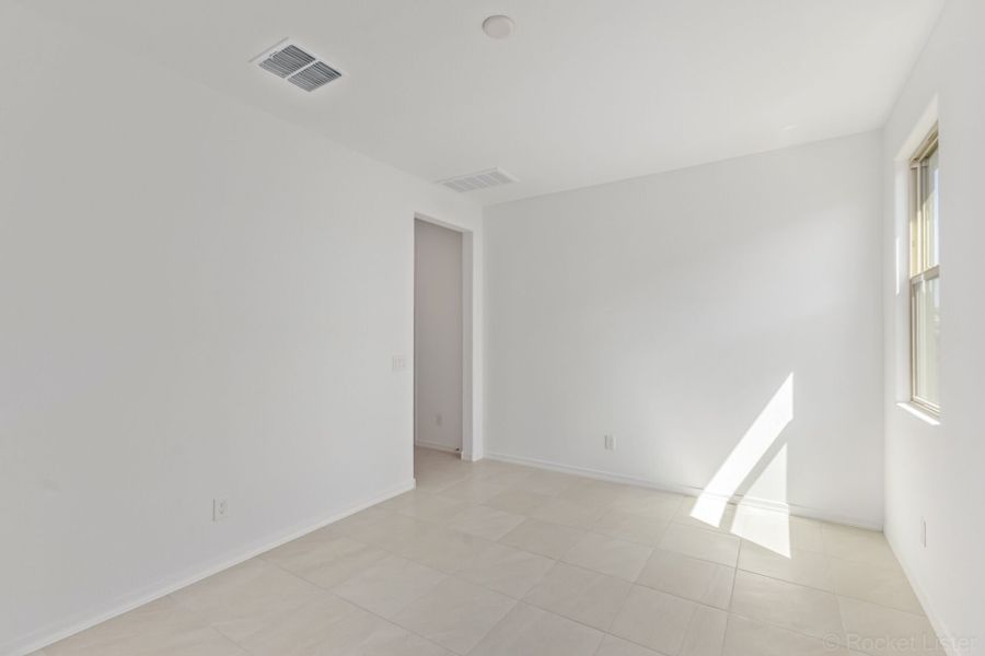 Spacious, unfurnished interior of a new home in Tierra Vistoso, Surprise (Image 11).