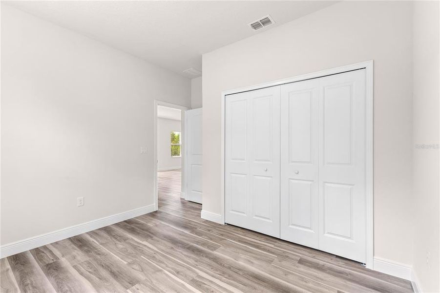 Spacious, unfurnished interior of a new home in , Ocala (Image 12).