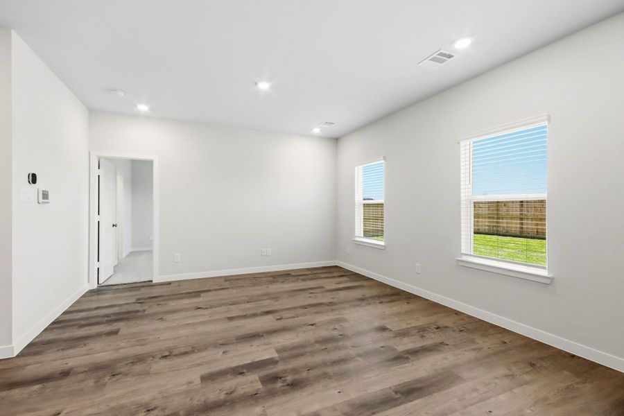 Spacious, unfurnished interior of a new home in Maple Woods, Hockley (Image 17).