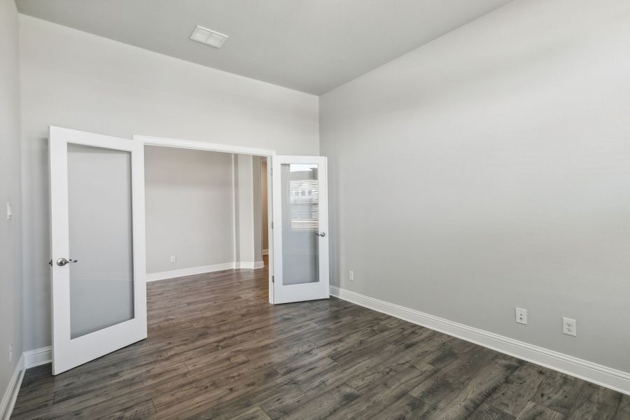 Spacious, unfurnished interior of a new home in Oaks of North Grove, Waxahachie (Image 17). Spacious, unfurnished interior of a new home in Oaks of North Grove, Waxahachie (Image 17).