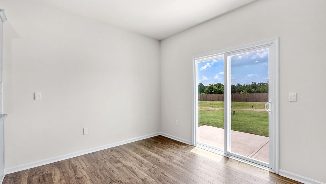Spacious, unfurnished interior of a new home in Benjamin's Grove, Woodruff (Image 22).