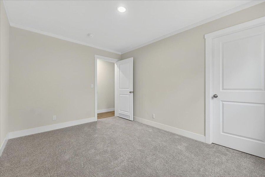 Spacious, unfurnished interior of a new home in , Walterboro (Image 37).