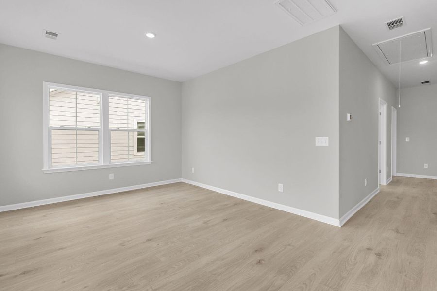 Spacious, unfurnished interior of a new home in Tidewater at Lakes of Cane Bay, Summerville (Image 29). Spacious, unfurnished interior of a new home in Tidewater at Lakes of Cane Bay, Summerville (Image 29).