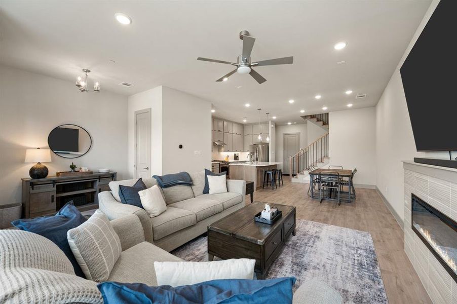 Furnished interior view inside a new home in , Farmers Branch (Image 10).