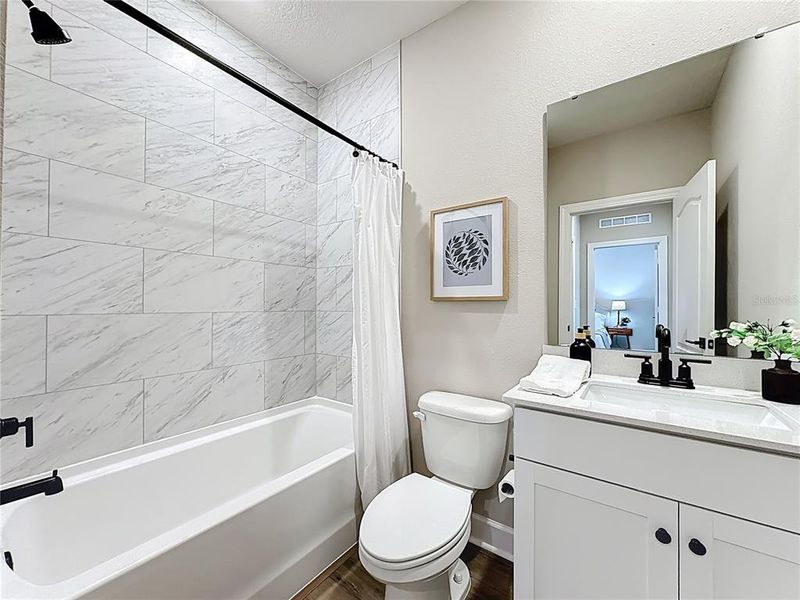 Furnished interior view inside a new home in , Middleburg (Image 27).