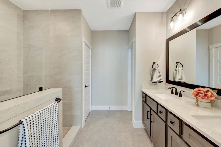 Furnished interior view inside a new home in Retreat at Oak Park, Houston (Image 23).