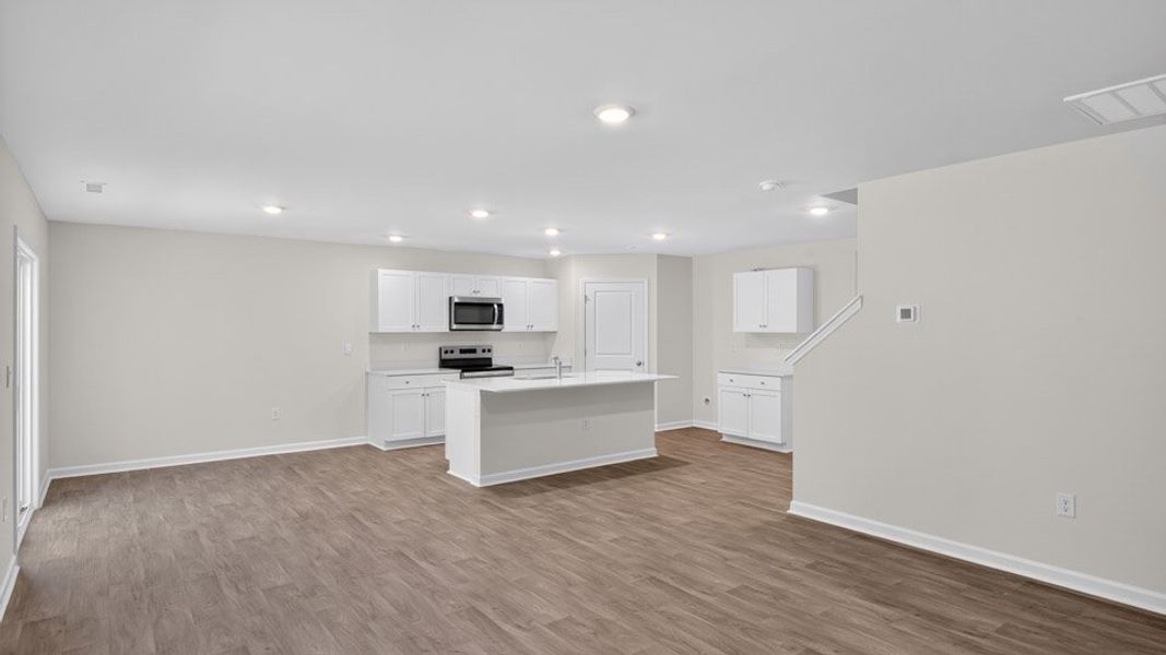 Spacious, unfurnished interior of a new home in Olive Branch, Clayton (Image 25).