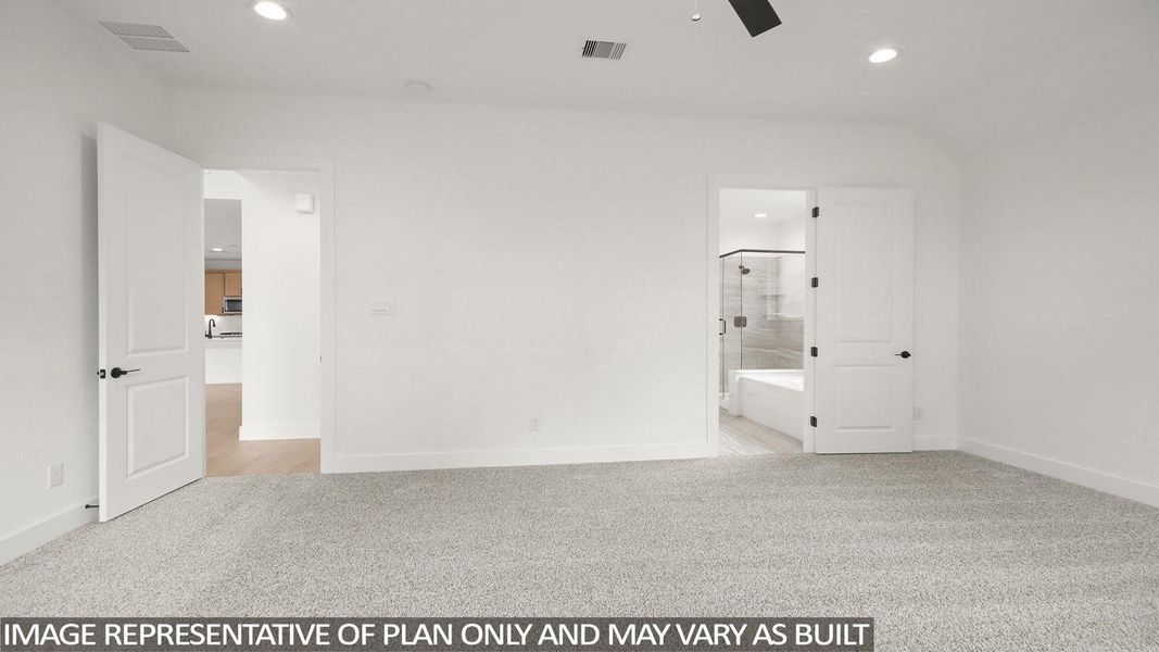 Spacious, unfurnished interior of a new home in Silverthorne, Conroe (Image 13). Spacious, unfurnished interior of a new home in Silverthorne, Conroe (Image 13).