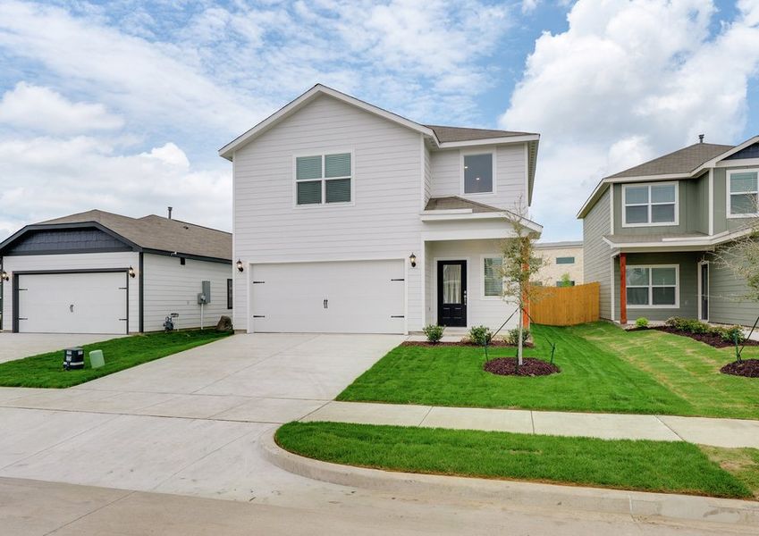 The Colorado has a siding exterior. The Colorado has a siding exterior.