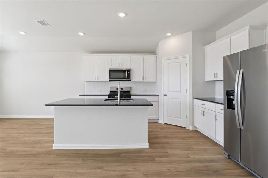 Furnished interior view inside a new home in River Ridge, Crandall (Image 10).