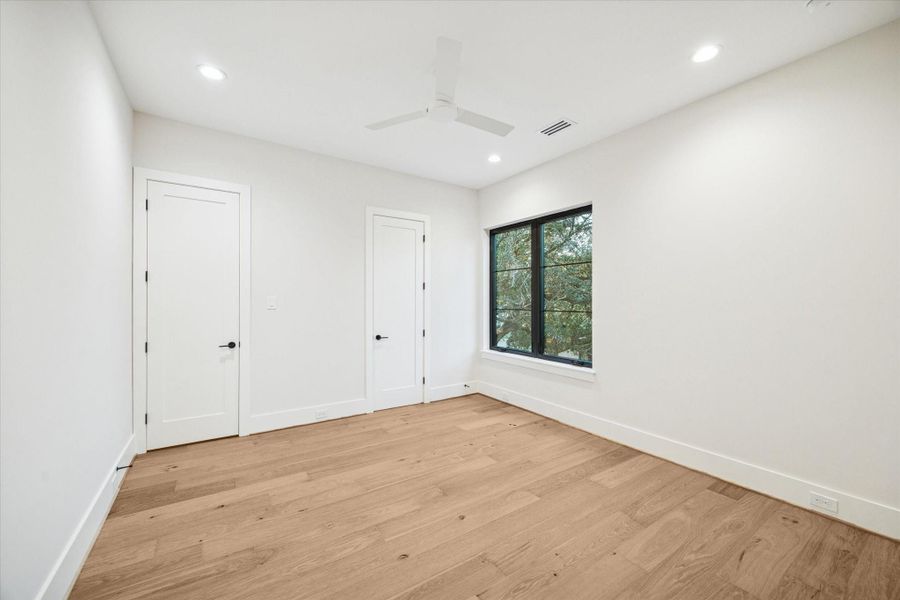 Spacious, unfurnished interior of a new home in , Houston (Image 26).