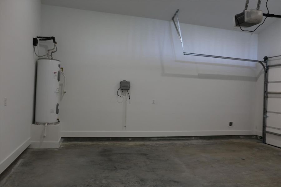 Spacious, unfurnished interior of a new home in , Montgomery (Image 23).
