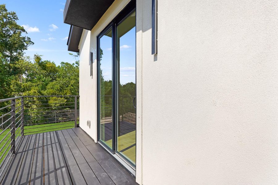 Exterior details and patio area of a home in , Channelview (Image 3).