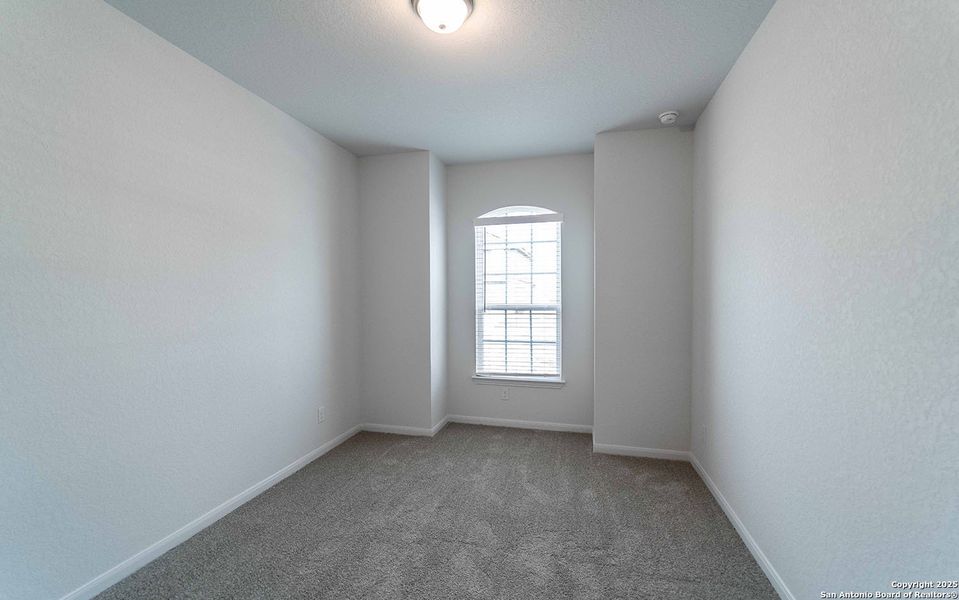 Spacious, unfurnished interior of a new home in Red Hawk Landing, San Antonio (Image 12).