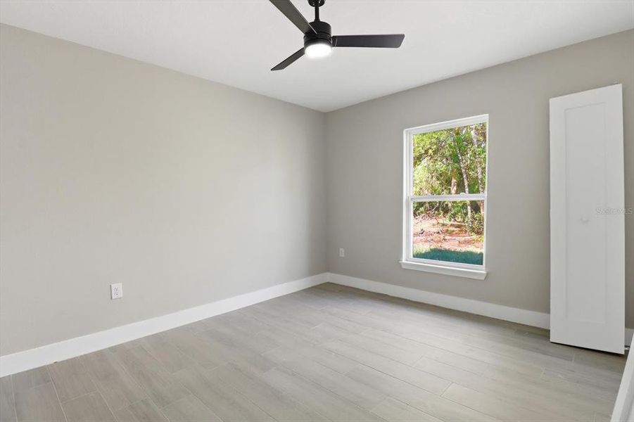 Spacious, unfurnished interior of a new home in , Citrus Springs (Image 21).