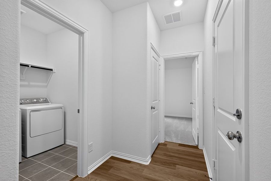Spacious, unfurnished interior of a new home in Parks at Foster Crossing, Anna (Image 28). Spacious, unfurnished interior of a new home in Parks at Foster Crossing, Anna (Image 28).