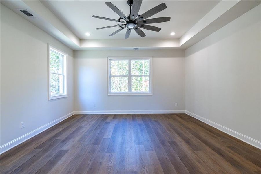 Spacious, unfurnished interior of a new home in , Dallas (Image 26).