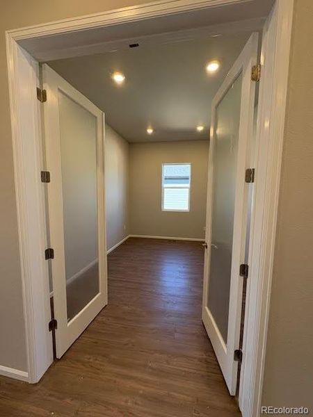 Spacious, unfurnished interior of a new home in , Golden (Image 8).