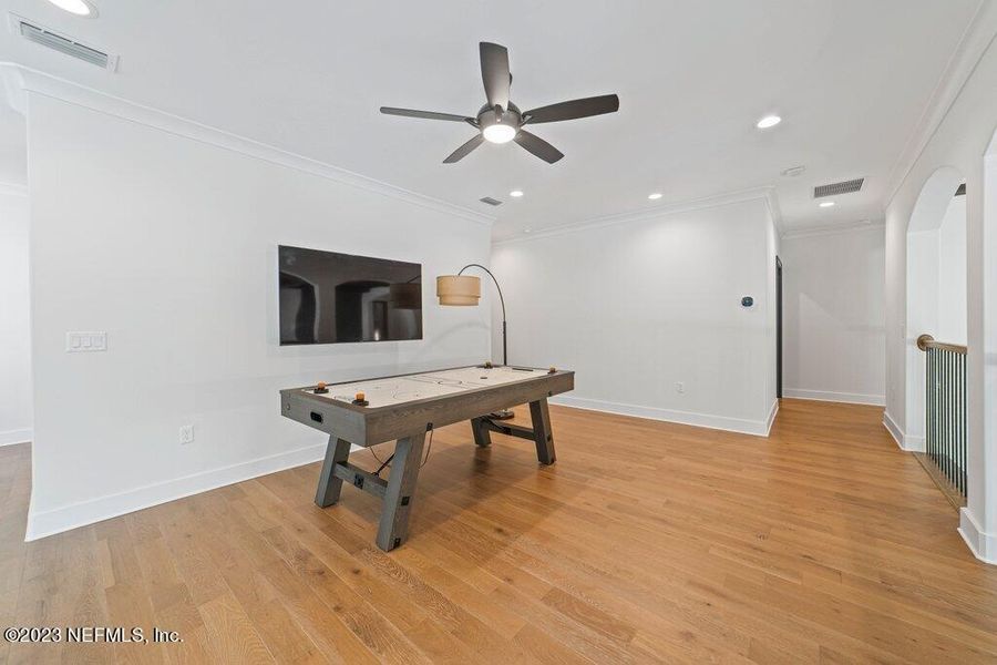 Image 93 of a home in .