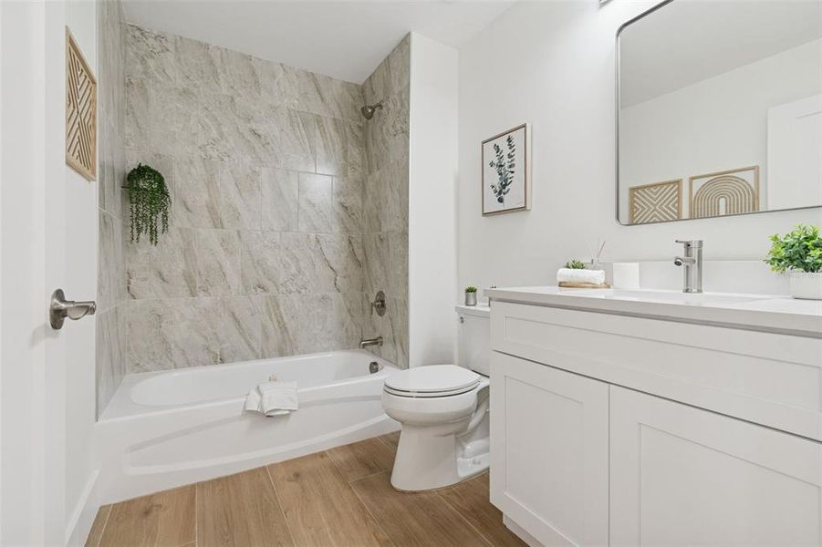 Furnished interior view inside a new home in , Sarasota (Image 67).