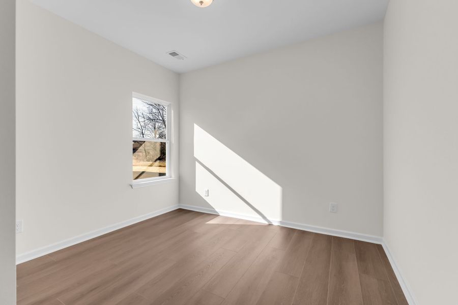 Spacious, unfurnished interior of a new home in Hampshire Hills, Columbia (Image 28).