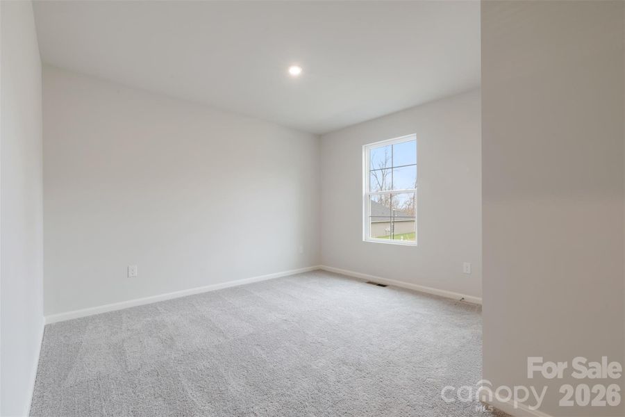 Spacious, unfurnished interior of a new home in Riverdale Hills, Spartanburg (Image 20).